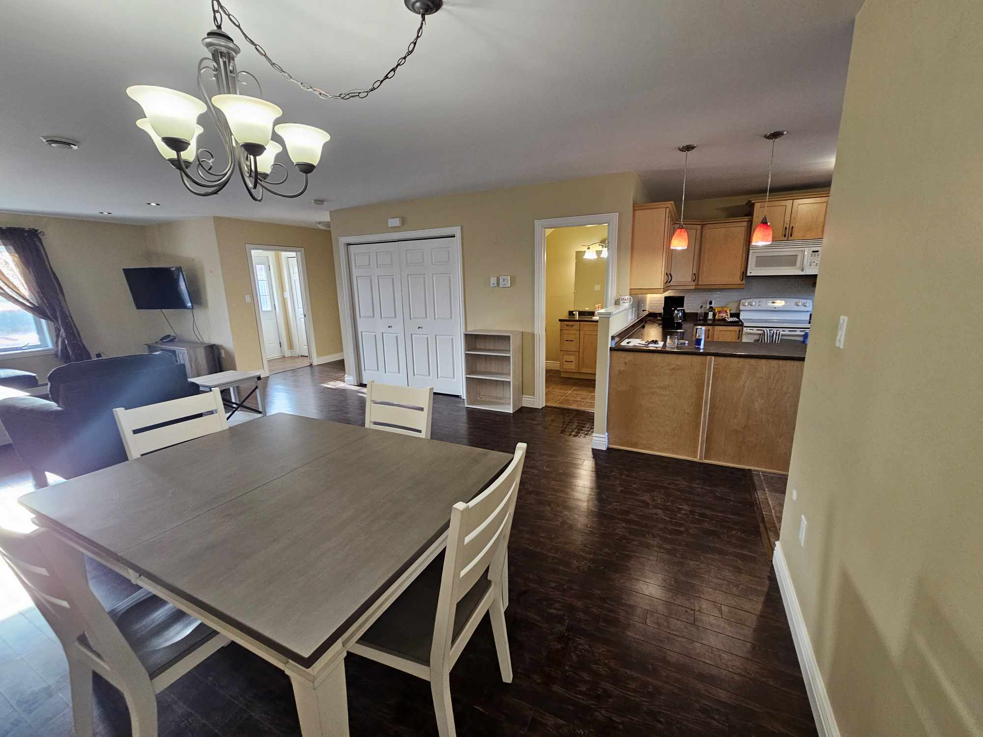 Dining Area 1