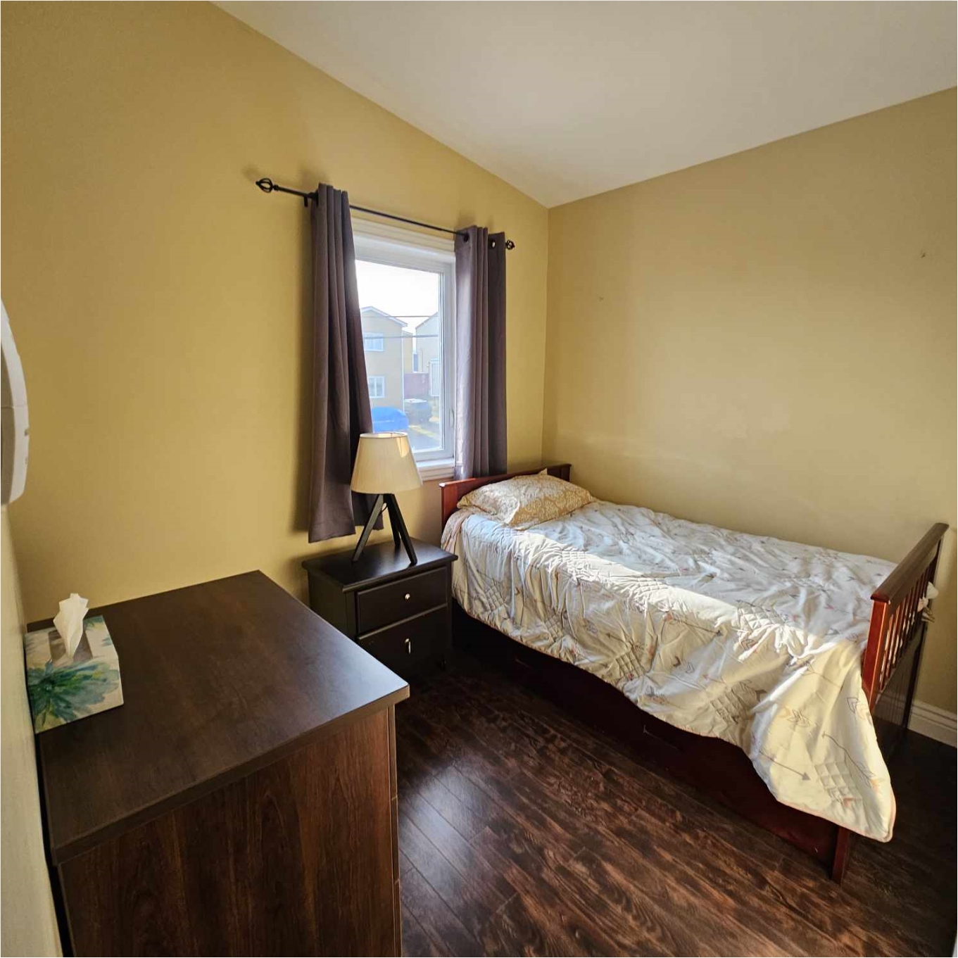 Room 3 Twin Bed 1 (1)